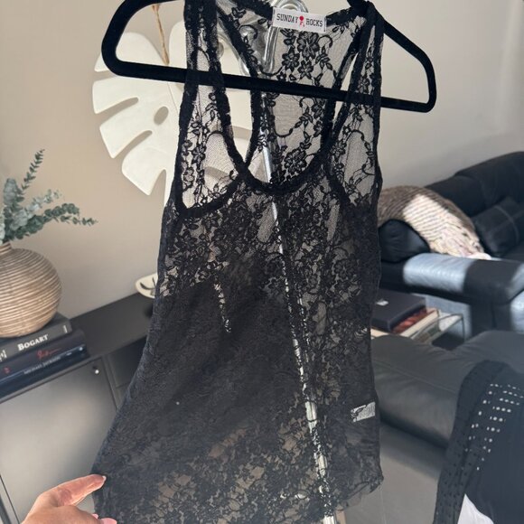 Sleeveless Black Lace Top - Picture 6 of 6